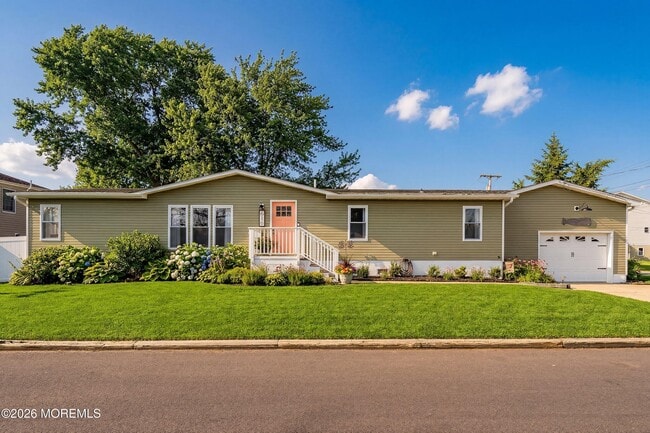 property at 616 Newport Ave