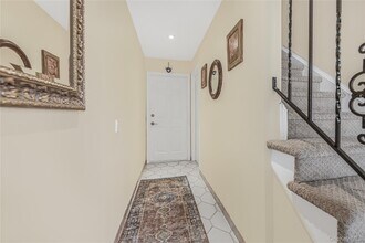 2 Bryn Mawr Pl in Yonkers, NY - Building Photo - Building Photo