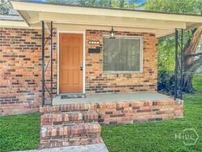 815 E Waldburg St in Savannah, GA - Building Photo - Building Photo
