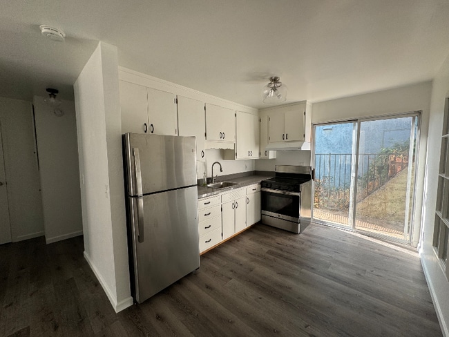 4800 Daisy St, Unit Apt 3 in Oakland, CA - Building Photo - Building Photo