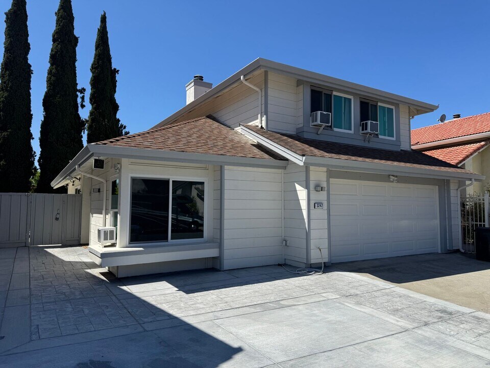 3242 Maple Leaf Ct in San Jose, CA - Building Photo