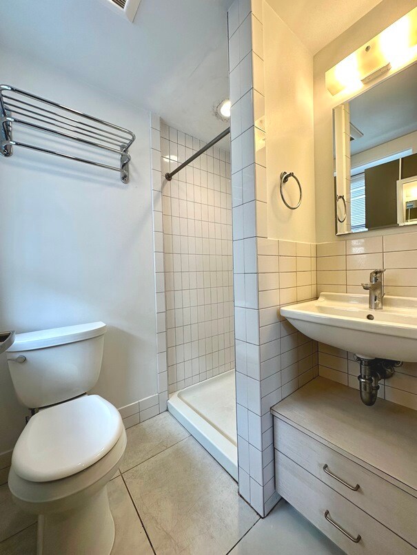 1340 Boylston St, Unit 34 in Boston, MA - Building Photo - Building Photo