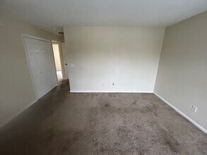 925 Glenn St-Unit -925-9 Glen in West Columbia, SC - Building Photo - Building Photo