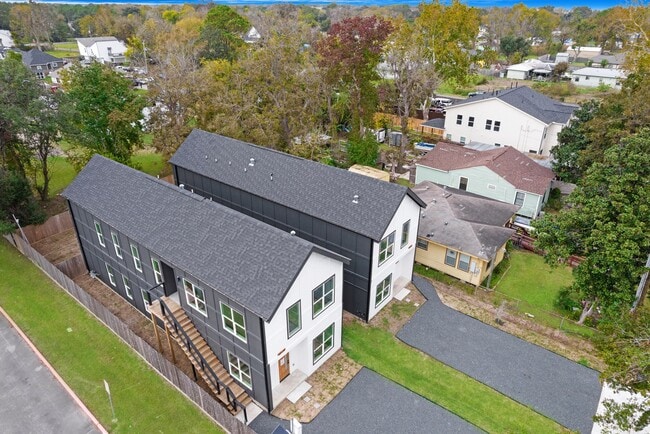 8203 Moon Beam St in Houston, TX - Building Photo - Building Photo