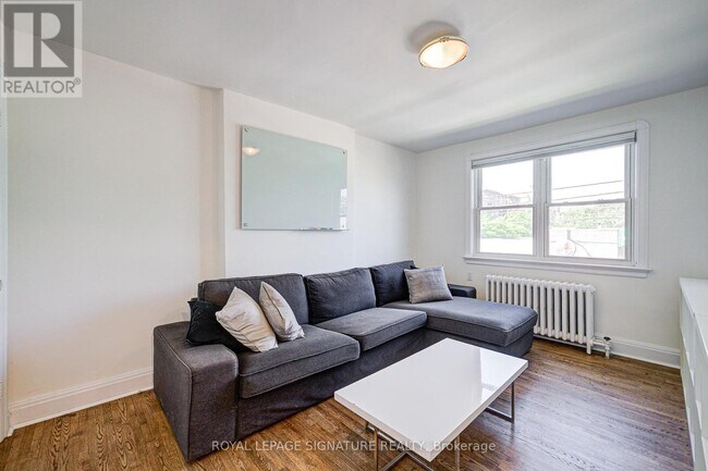 1063 Pape Ave in Toronto, ON - Building Photo - Building Photo