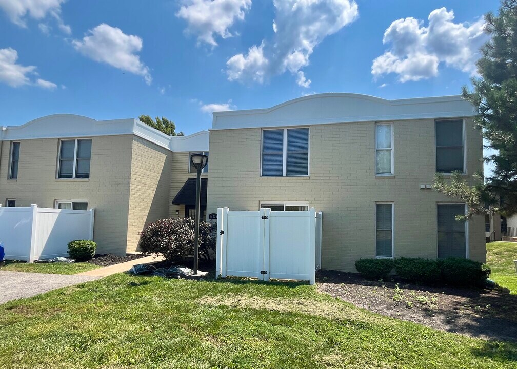 14524 Cazado Dr in Chesterfield, MO - Building Photo