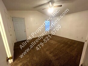 1712 N Noelle Ave in Fayetteville, AR - Building Photo - Building Photo