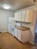 6448 Gaynell Ave in Milton, FL - Building Photo