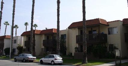 La Paloma Apartments in Hemet, CA - Building Photo - Building Photo