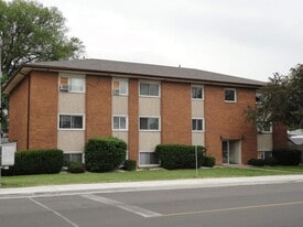 Seminole Place Apartments in Windsor, ON - Building Photo