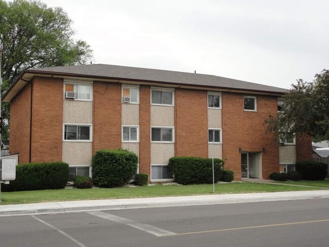 Seminole Place Apartments in Windsor, ON - Building Photo - Building Photo