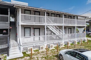 Studio Bed/1 Bath - Unit 6 in St. Petersburg, FL - Building Photo