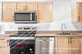 960 Barton Rd in Pocatello, ID - Building Photo - Building Photo