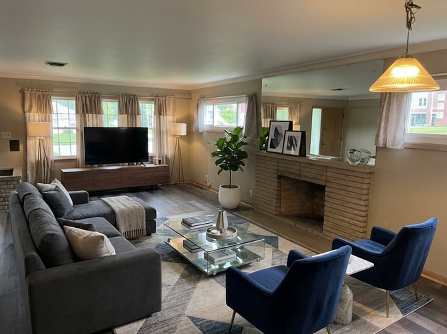 1420 W University Ave in Muncie, IN - Foto de edificio - Building Photo