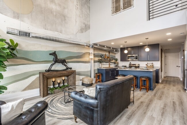 108 W Main St, Unit A in Thorntown, IN - Foto de edificio - Building Photo