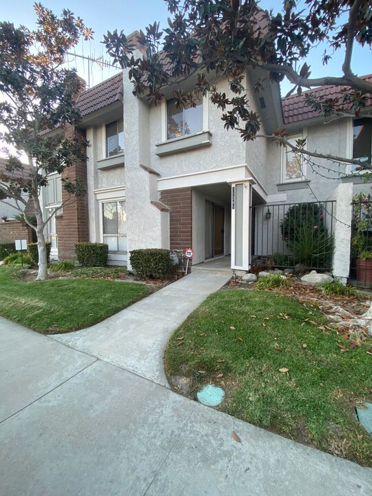 11349 Grand Manan Dr in Cypress, CA - Building Photo