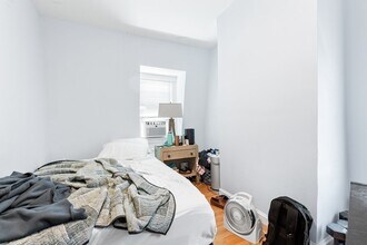 651 E 7th St, Unit 2 in Boston, MA - Foto de edificio - Building Photo