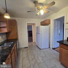 8 Mannakee St in Rockville, MD - Building Photo - Building Photo