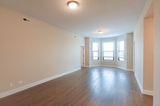 3405 W Fullerton Ave, Unit 2 in Chicago, IL - Building Photo - Building Photo