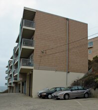 677-681 48th Ave in San Francisco, CA - Foto de edificio - Building Photo