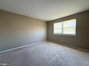 22 Florence Tollgate in Burlington, NJ - Building Photo - Building Photo