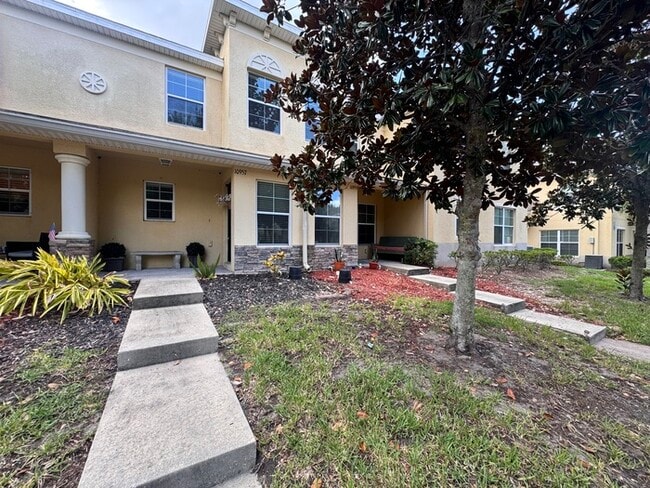10957 Keys Gate Dr in Riverview, FL - Building Photo - Building Photo
