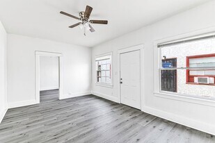 1045 E 4th St in Long Beach, CA - Building Photo