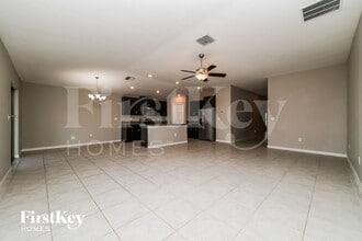 10512 Strawberry Tetra Dr in Riverview, FL - Foto de edificio - Building Photo