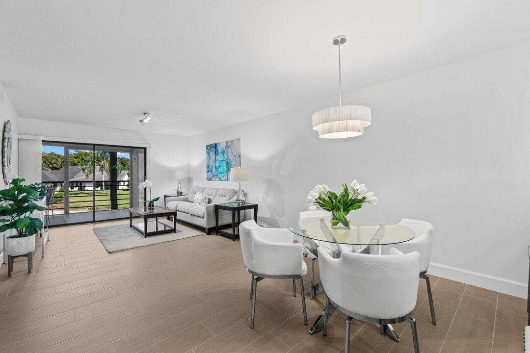 10092 Cedar Point Blvd in Boynton Beach, FL - Building Photo