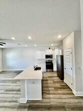 5673 Stellarjay St in Gulf Breeze, FL - Foto de edificio - Building Photo