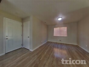 254 Voyager Dr, Unit Private in Vallejo, CA - Building Photo - Building Photo