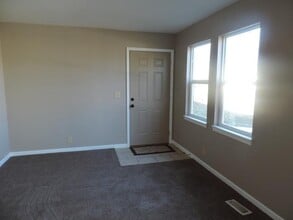 230 SE 121st Rd in Warrensburg, MO - Building Photo - Building Photo