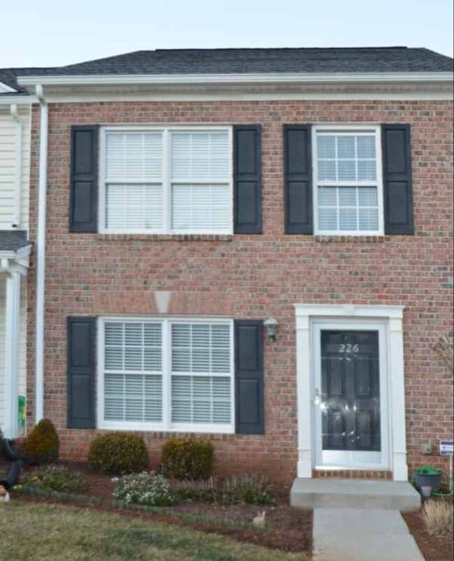 property at 226 Duncraig Dr