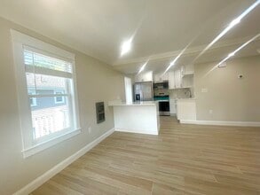 435 Newport Rd in Hull, MA - Building Photo - Building Photo