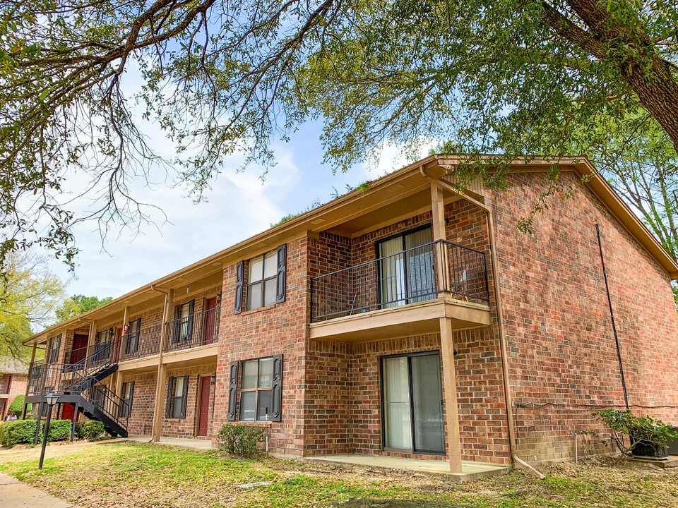 Pecan Valley Apartments in Lufkin, TX - Foto de edificio