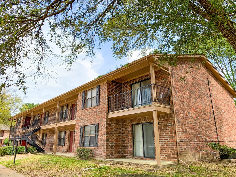 Pecan Valley Apartments in Lufkin, TX - Building Photo