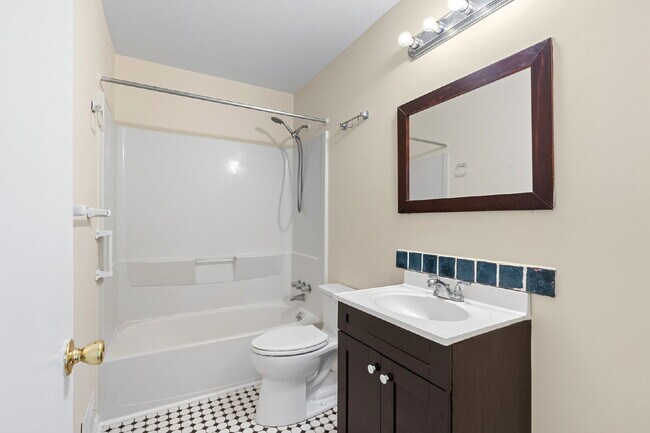 316 Mt Vernon Pl in Rockville, MD - Foto de edificio - Building Photo