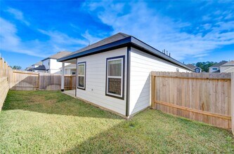 13321 Burbot Dr in Shenandoah, TX - Foto de edificio - Building Photo