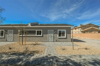 5018 Holt Ave in Las Vegas, NV - Building Photo - Building Photo