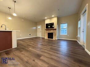 10651 NE Red Wing Way in Hillsboro, OR - Building Photo - Building Photo