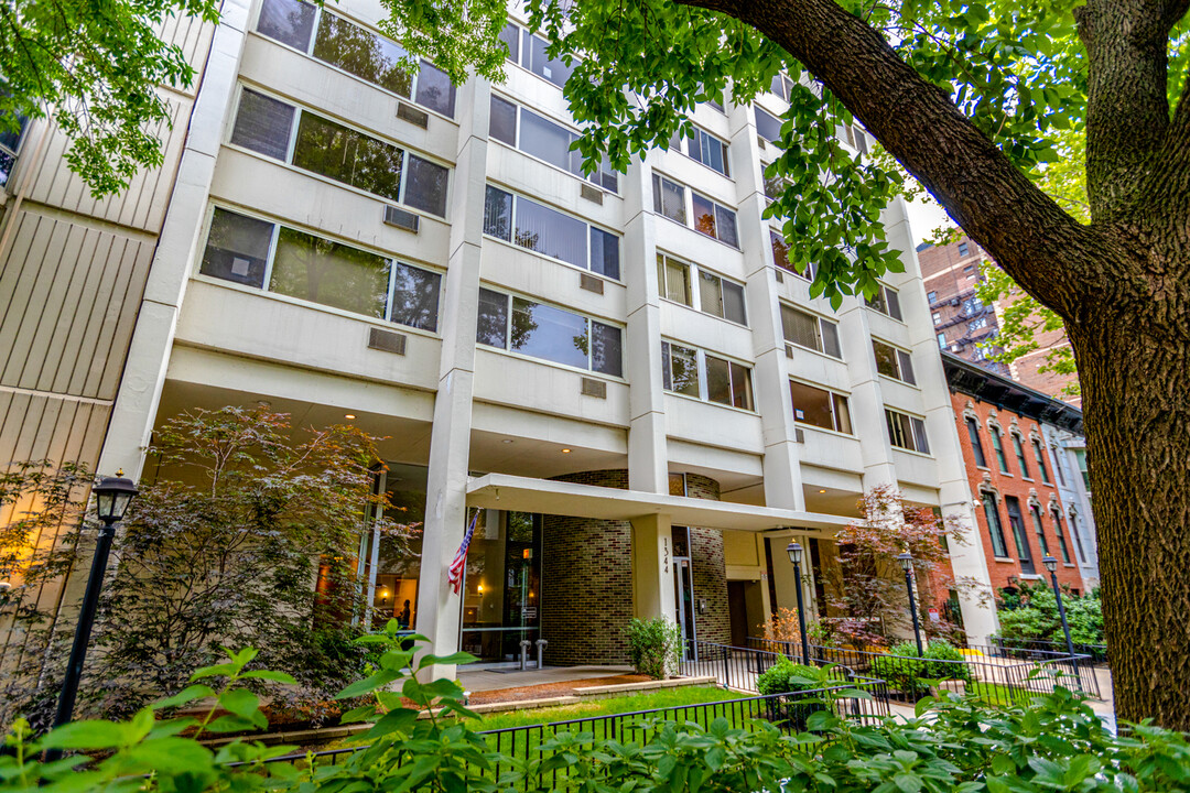 1344 N. Dearborn St. in Chicago, IL - Foto de edificio