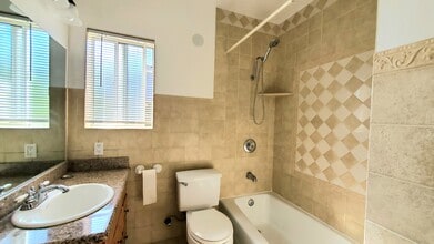 4085 Carlota Blvd in Los Angeles, CA - Building Photo - Building Photo