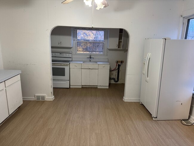 162 High St in Sprague, CT - Building Photo - Building Photo