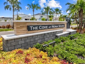 11240 Blue Bay Dr in Orlando, FL - Foto de edificio - Building Photo