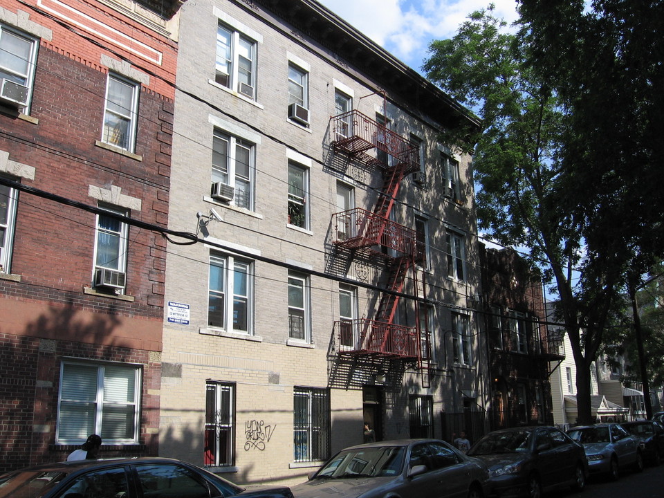3094 Villa Ave in Bronx, NY - Foto de edificio