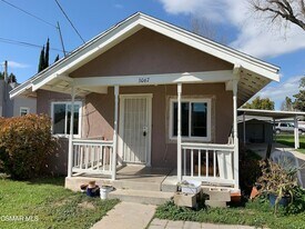 3067 East St in Simi Valley, CA - Building Photo