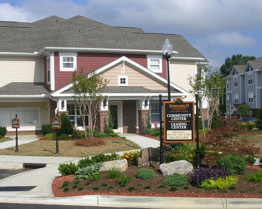 Springfield Gardens Apartments in Charlotte, NC - Building Photo