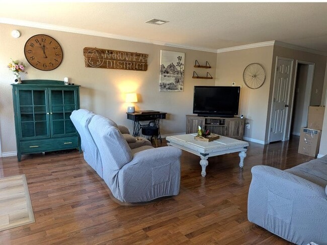 1800 Twisted Oak Dr in Leander, TX - Building Photo - Building Photo