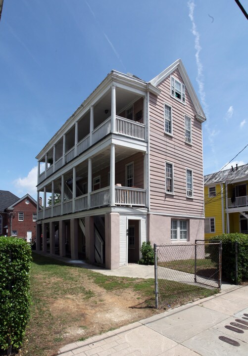 68 Amherst St in Charleston, SC - Building Photo