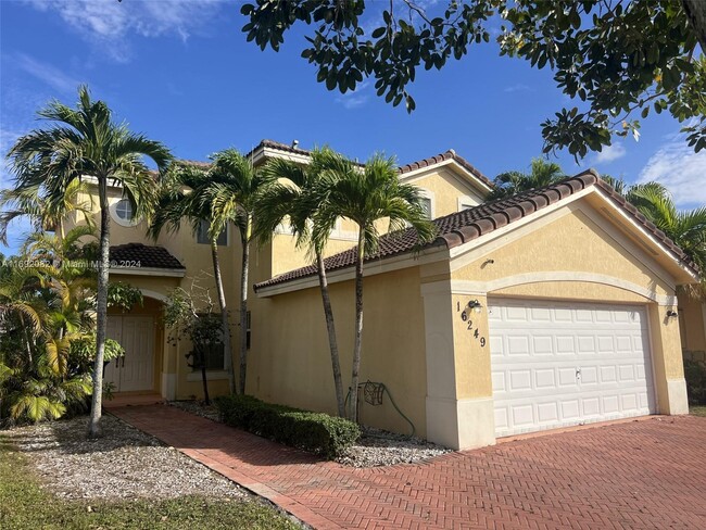 16249 SW 44th Ln in Miami, FL - Foto de edificio - Building Photo